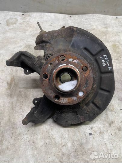 Кулак передний R Skoda Fabia 2 Roomster Praktik