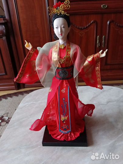 Статуэтка китаянка