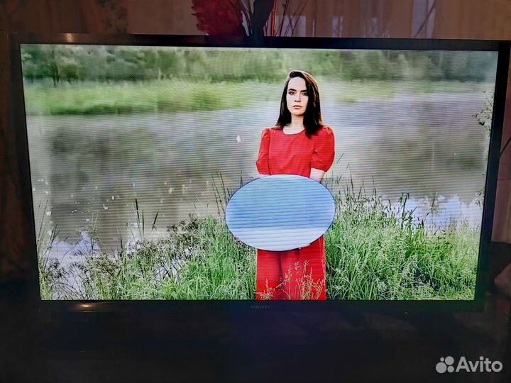 Телевизор Samsung 32 Smart WI-FI