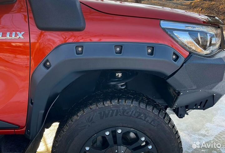 Расширители колесных арок Toyota Hilux 8