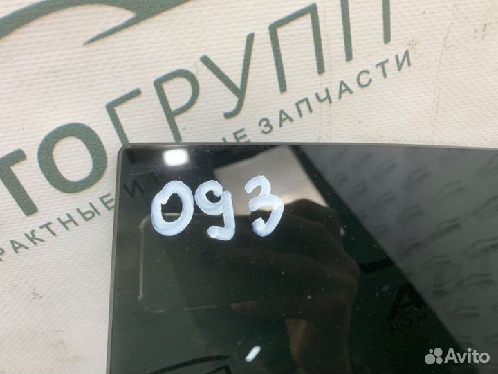 Стекло боковое заднее левое Mercedes-Benz Cls 350D