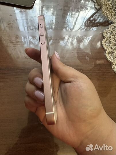 Телефон iPhone 5se