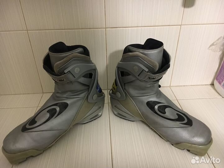 Лыжные ботинки Salomon коньковые + крепления Pilot