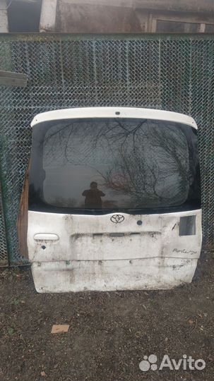 Стекло пятой двери Тойота Функарго