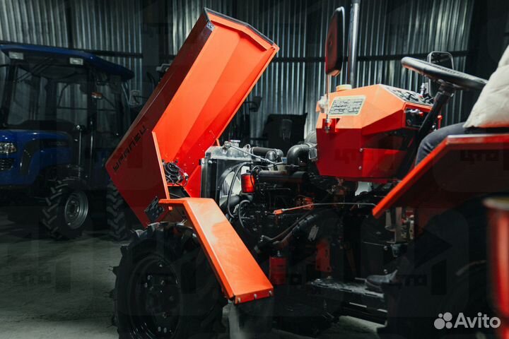Коммунальный мини трактор Уралец 2204Б с отвалом