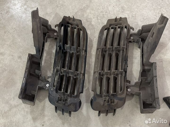 Решетки бампера range rover vogue