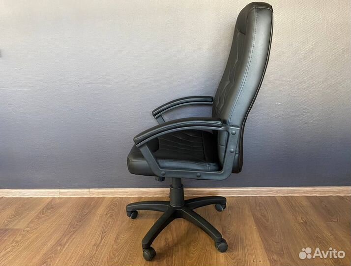 Офисное кресло. Гарантия 1 год
