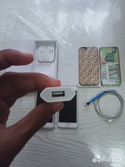 Телефон iPhone 6s
