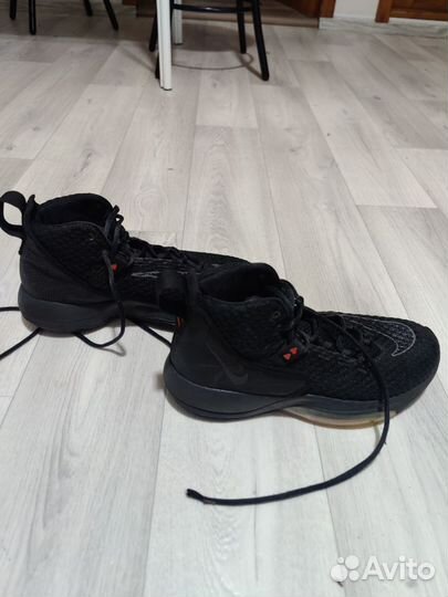 Баскетбольные кроссовки Nike zoom rize