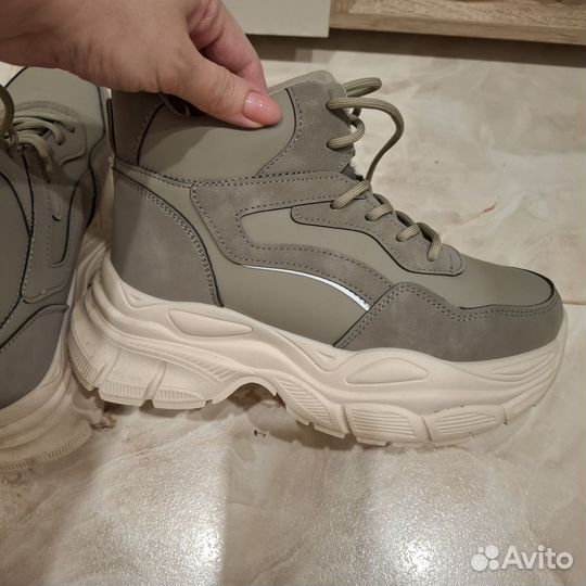 Кроссовки женские демисезонные 39 размер