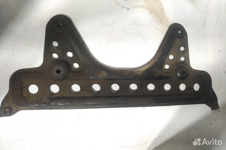 Кронштейн рулевой рейки Mercedes w220