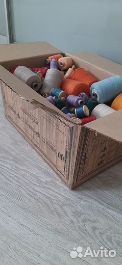 Нитки коробкой