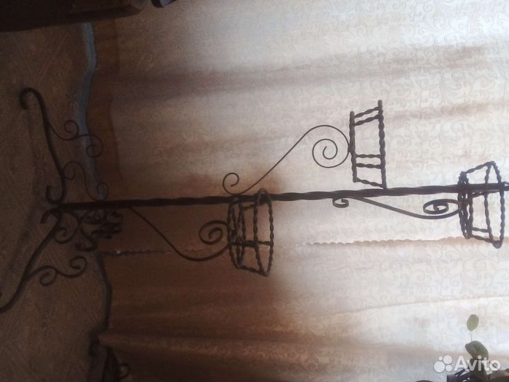 Подставка для цветов напольная металлическая