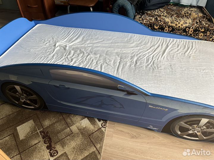 Детская кровать машина с матрасом