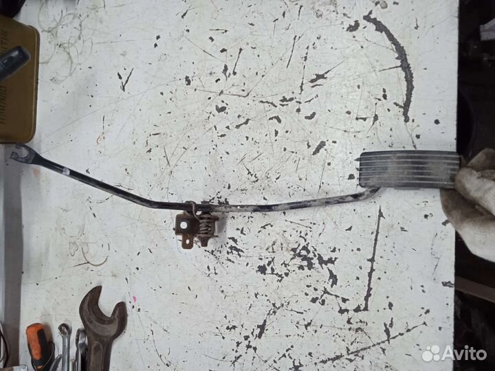 Педаль газа mitsubishi chariot grandis Митсубиси