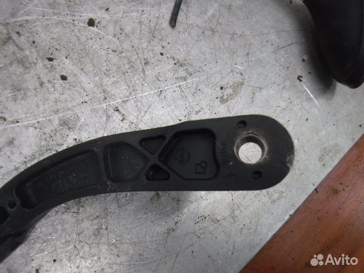 Поводок дворника передний левый Peugeot 307 TU5JP4