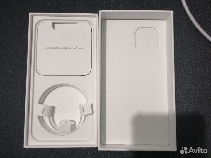 Коробка от iPhone 12