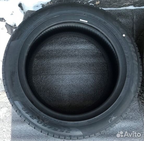 Pirelli Scorpion Winter RFT 255/50 R19 107V