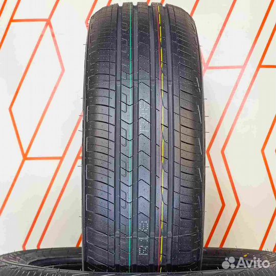 Zmax Zealion 215/55 R18 99V