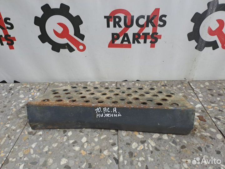 Накладка ступеньки Mercedes-Benz Actros MP1