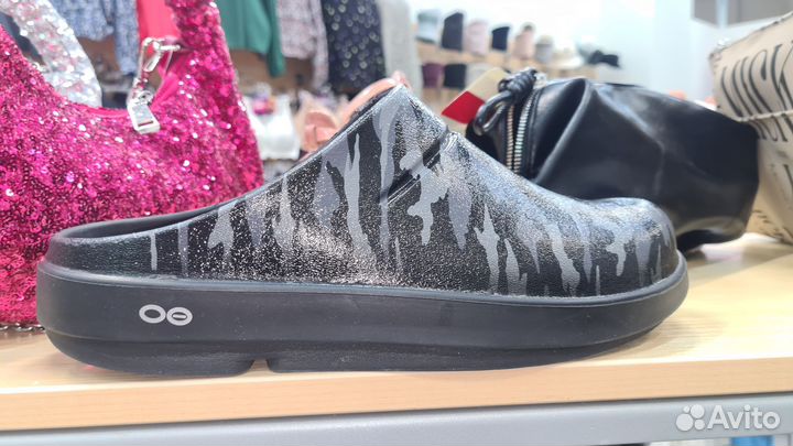 Обувь oofos