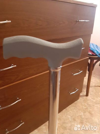 Трость трехопорная