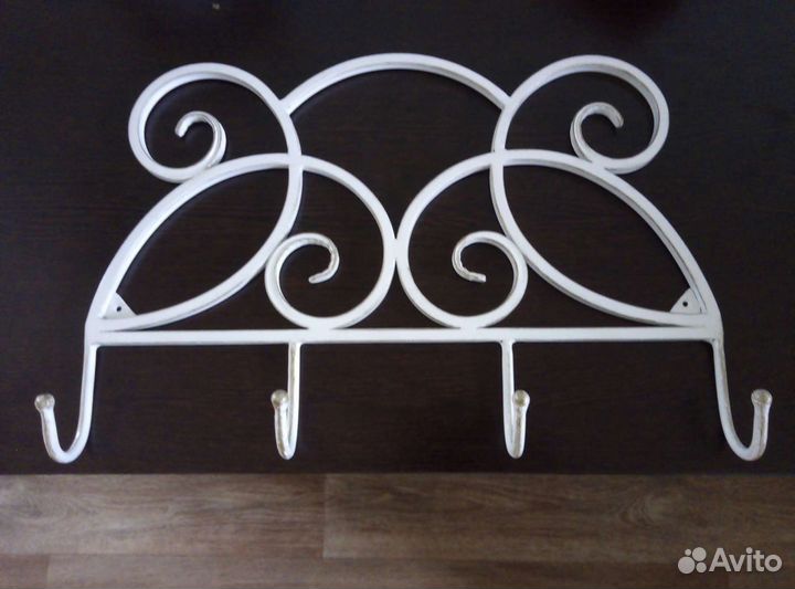 Вешалка настенная