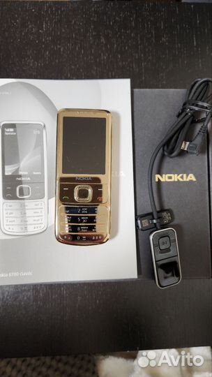 Nokia 6700 classic Gold Edition