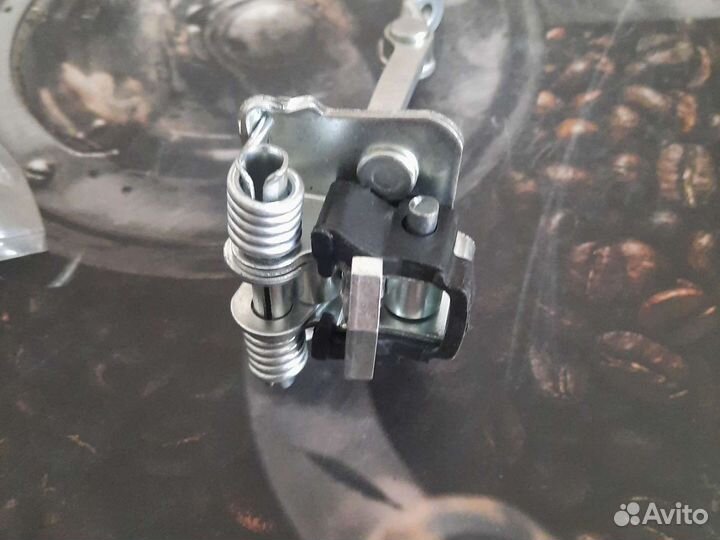 Ограничитель двери передней Renault Symbol, Clio