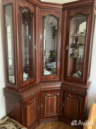 Угловой шкаф витрина бу