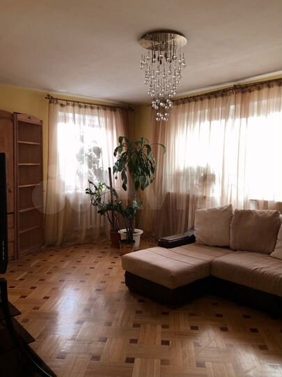 3-к. квартира, 90 м², 2/5 эт.