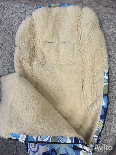 Зимний меховой конверт в коляску Womar