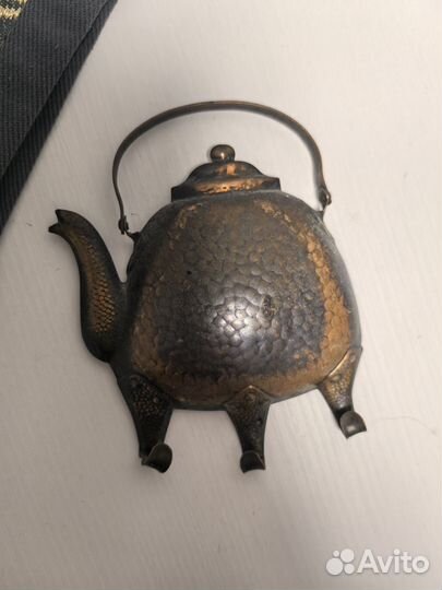 Крючок вешалка в виде чайника