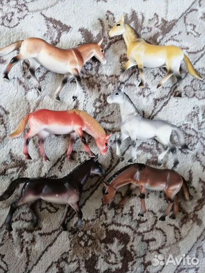 Игрушки лошадки