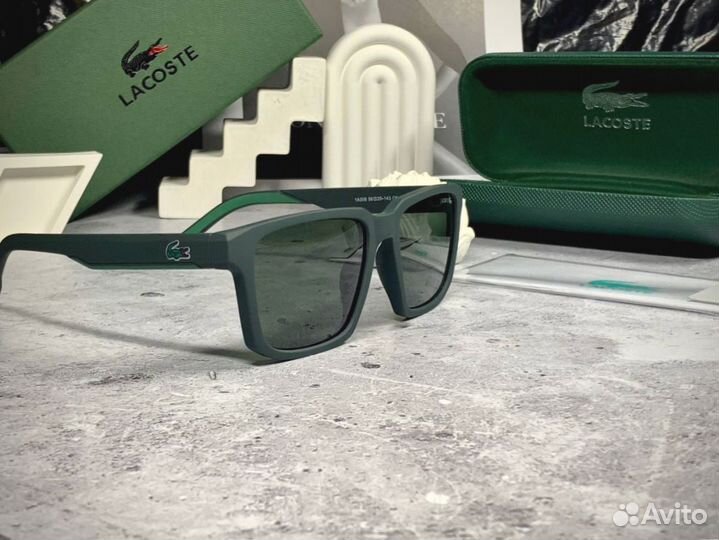 Солнцезащитные очки lacoste