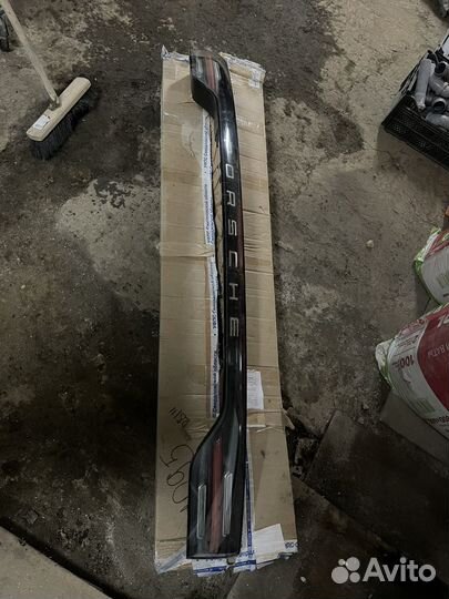 Фонарь крышки багажника Porsche Cayenne 9y0945081f