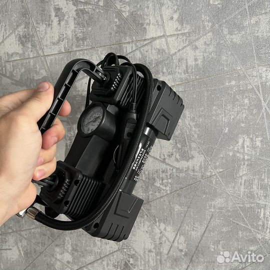 Автомобильный насос компрессор новый