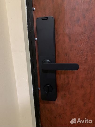 Установка умных замков и систем умного дома