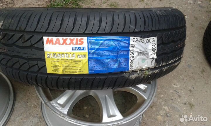 Maxxis MA-P1 215/65 R16 98H