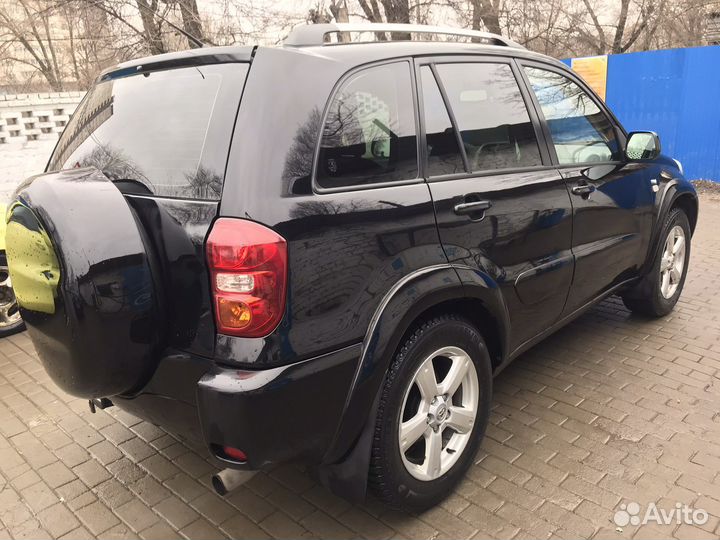 Toyota RAV4 2.0 AT, 2004, 255 465 км