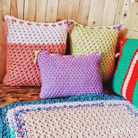 Вязаные подушки и пледы