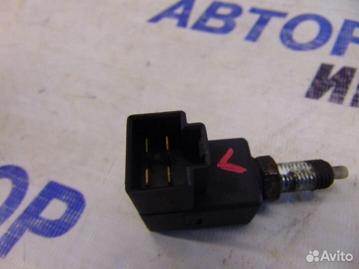 Датчик включения стопсигнала для Hyundai Accent 2