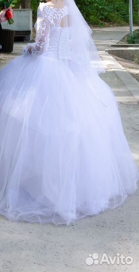 Свадебное платье