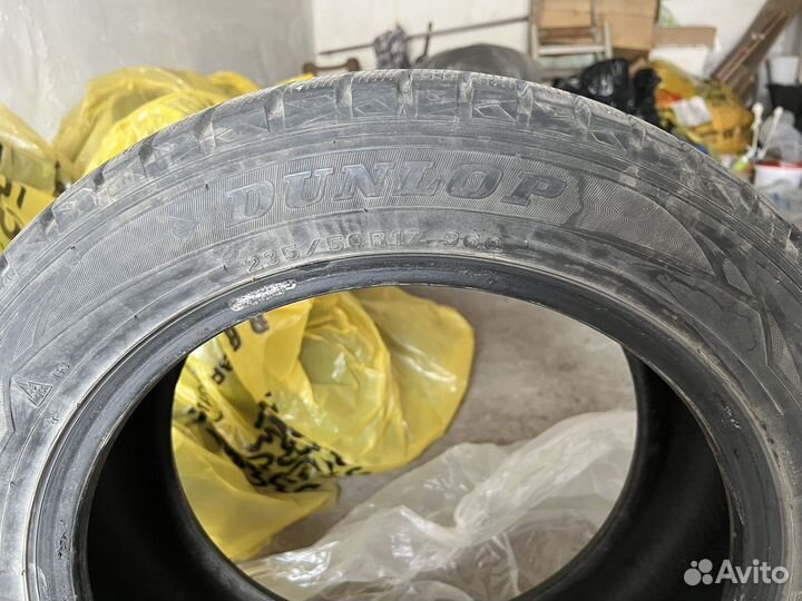 Dunlop Winter Maxx 235/50 R17