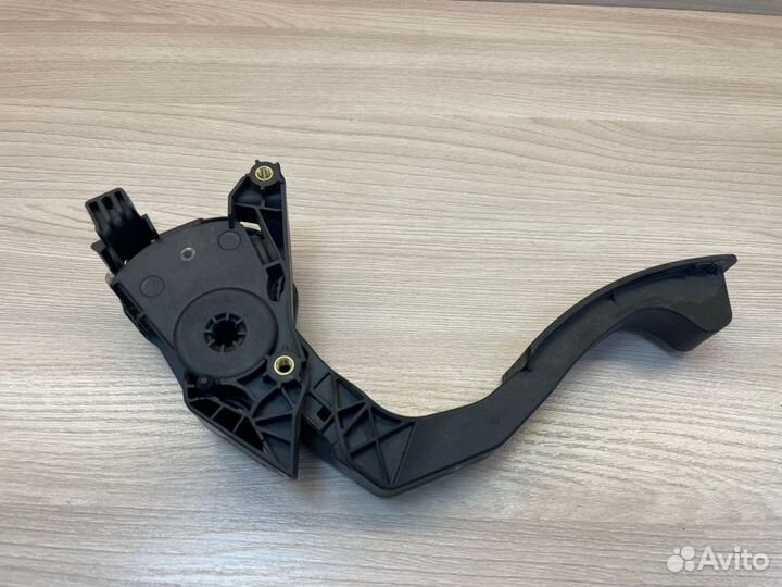 Педаль газа LADA X-Ray