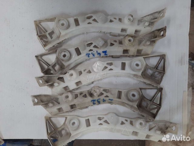 Mazda 3BK хэтч кронштейны заднего бампера