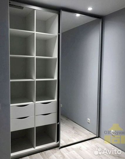 Шкаф купе с зеркалом