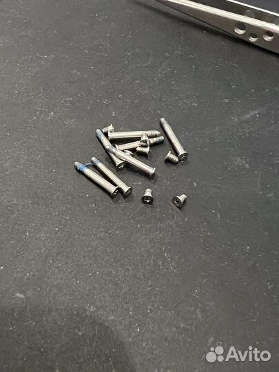 Набор болтов нижней крышки для MacBook