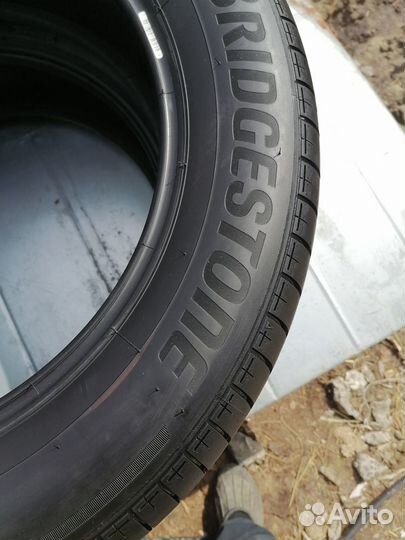 Bridgestone Alenza H/L 33 225/60 R18