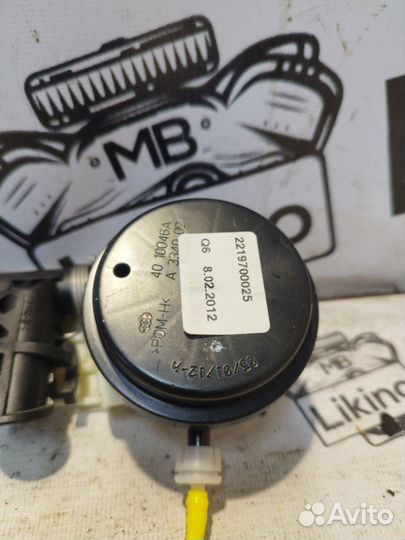 Механизм подголовника задний Mercedes W221 Rest